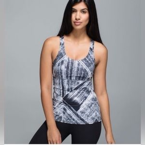 Lululemon Heat Wave Tank Top Black and White Racerback Womens Size 6 Athletic